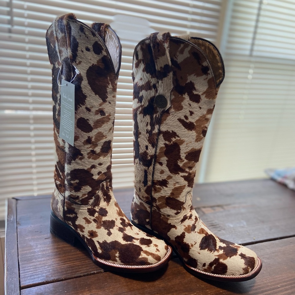 Cow women Boot there are NEW..!!! They was too small for me…